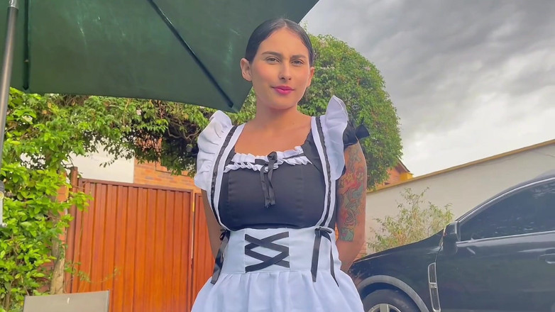 Jenifer Play: The Maid Wants to Suck the Boss's Cock - Jeniferplay XXX...