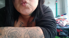 Mary Jhuana: Une BBW fume