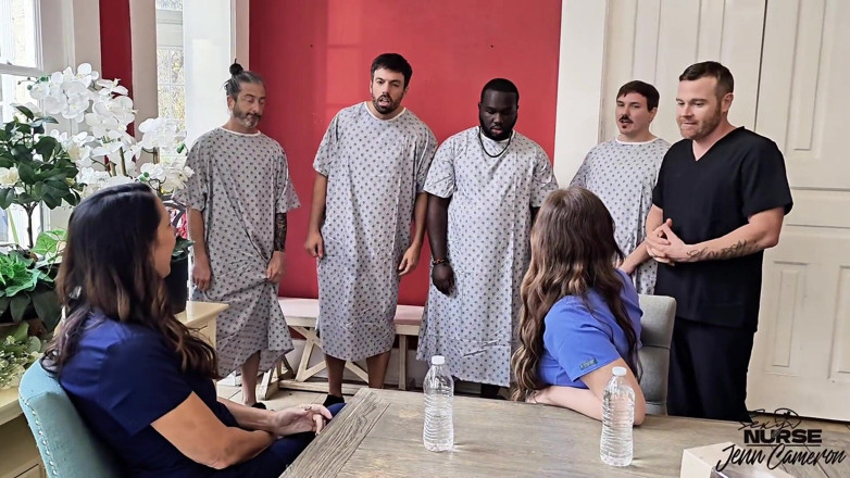 Sexy Nurse Jenn: Vrei să te alături echipei noastre de sănătate