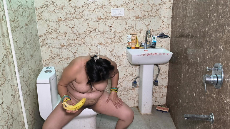 Puja555: Banán v Poojině kundičce