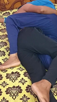 Otel odasında kocamın arkadaşıyla seks