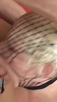 Si cewek nakal ini didobel penetrasi sama missy monroe sampai orgasme intens