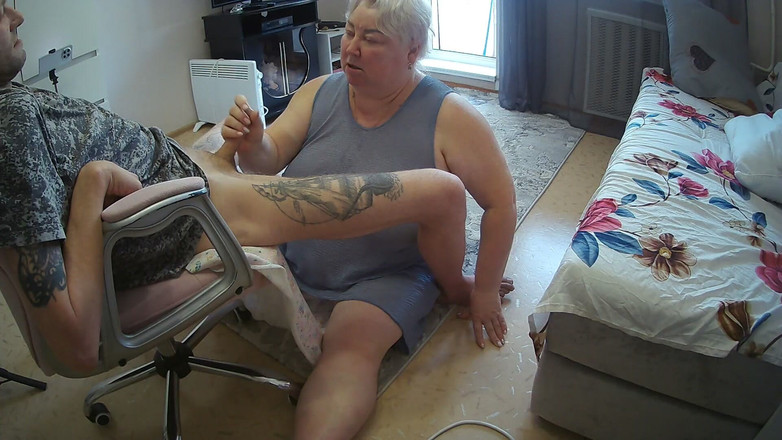 Zona901: Üvey anne derin sakso çekiyor ve döl yutuyor