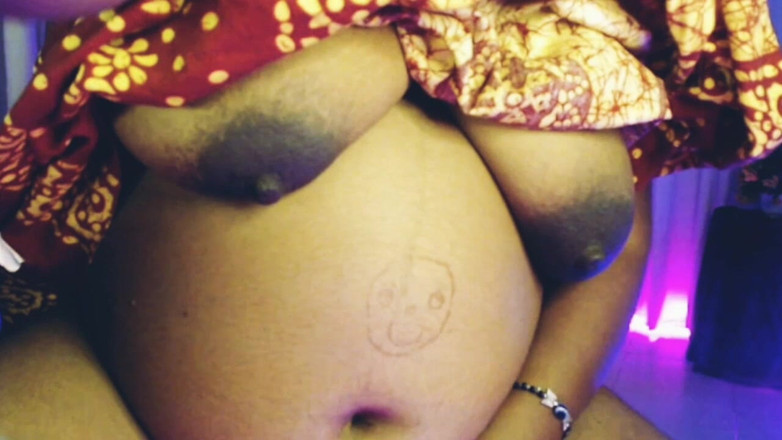 HotGirl21: गर्भवती एलईडीी बालों वाली चूत और फिंगरिंग खेल रही है।