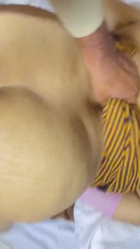 Přijďte do mého pokoje, užijte si se mnou velký zadek anál