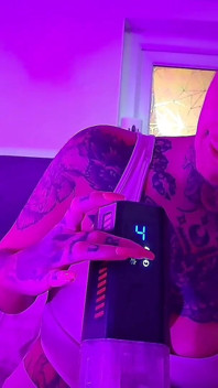 Přítelkyně zkušenosti s masturbací hračkou