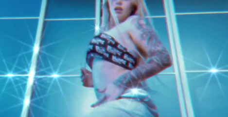 Goddess Misha Goldy: No es tan malo ser desesperadamente adicto a alguien tan...