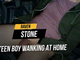 RavenStone: कमसिन लड़का बिस्तर पर जाने से पहले घर पर लंड हिला रहा है