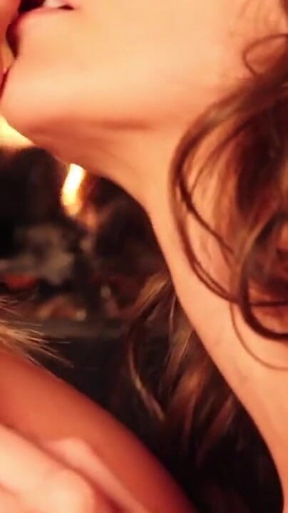 Angela Sommers: Caminetto Sesso Lesbico Con Angela Sommers, Destiny Dixon