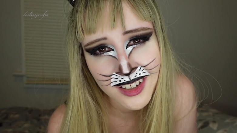 Darling Josefin: 良い子猫か悪い猫のシシープレイか
