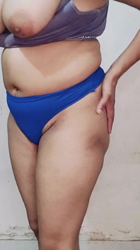 性感人妻要求她的老公帮助解决德瓦色情成瘾