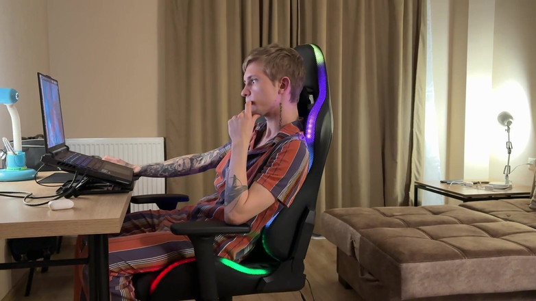 Ethan Lestray: Distracted the Guy From the Game, Gave the Twink a...