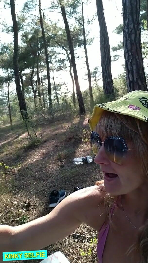 Sasha Bikeyeva: kaamuk selphi - jangal men tvarit chudaee. land chusaee, gand chaatna,...