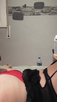 Den arsch meiner stiefmutter lecken, dann komme ich drinnen.