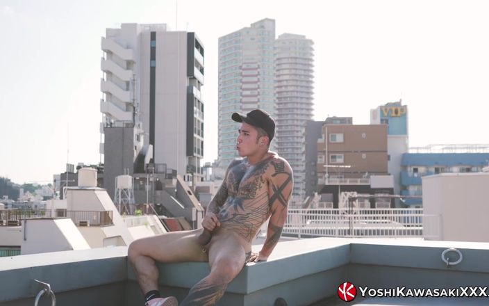 Yoshi Kawasaki XXX: Yoshikawasakixxx - Japoński Yoshi Kawasaki szarpie się na zewnątrz