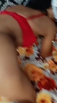 Indiancă bhabhi de la sat a fost futută în cur pentru a treia oară, a simțit atât durerea cât și plăcerea de la pula mea și s-a bucurat bine de ea