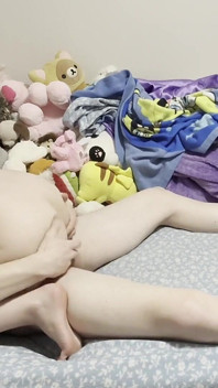継娘はビッグダディのペニスが大好きで、ハメ撮りをしゃぶってファックする
