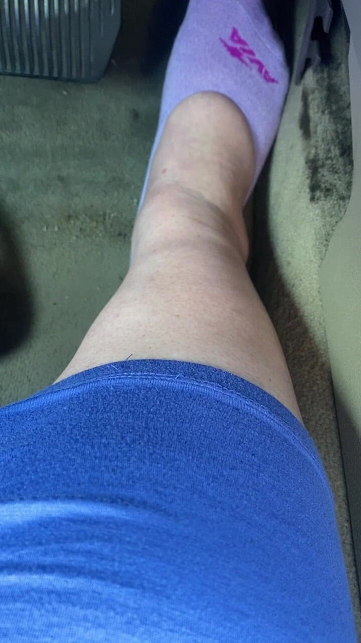 BellaBlast: Mor çoraplı pedal pompalama