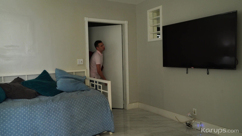 Karups: Nevlastní sestra přespá snafu