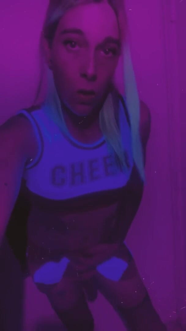 CarmenMelatonin: Sexy cheerleader party girl