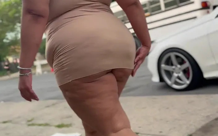 PutiLing: Boricua Mami - kaki tebal - pantat gemuk - skirt mini - Stilettos Kasut...
