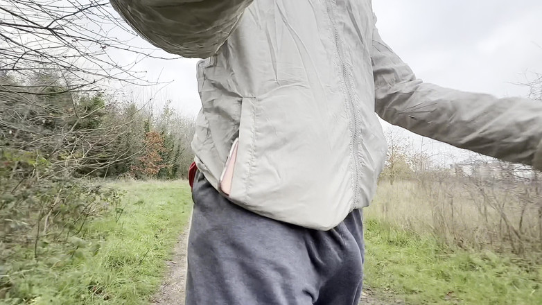 MrMagicDevil: Eu sou o comando na caminhada vestindo meu novo c*ckring