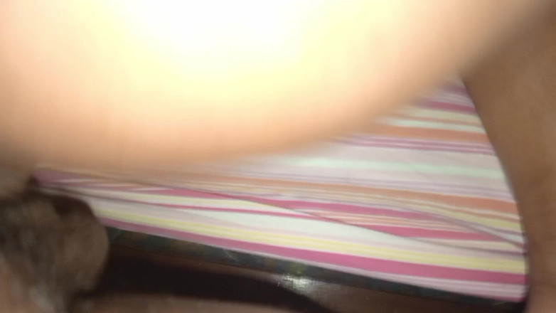 BigassMILF40: Nezkušená v sání ptáka, ale dobrá v přijímání do zadku