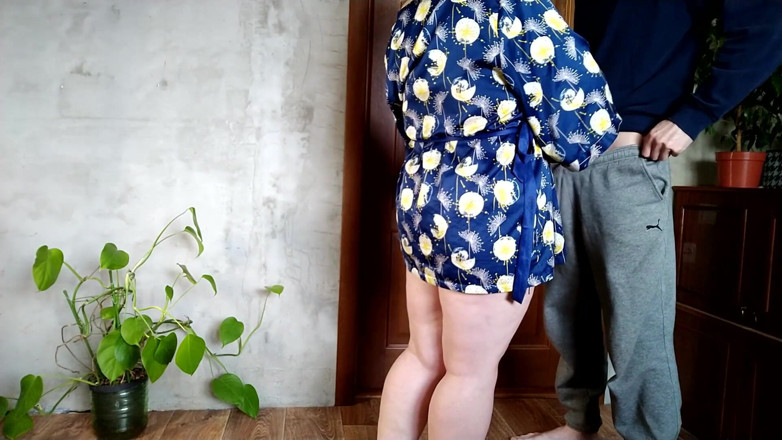 OurFetishLife: Splendida miLF dal seno naturale succhia e masturba un grosso...