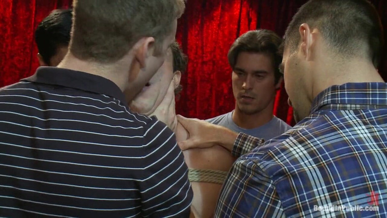 Bound in public: Hommes excités