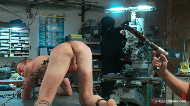 Bound gods: Motorolja bondage knulla i metallbutiken