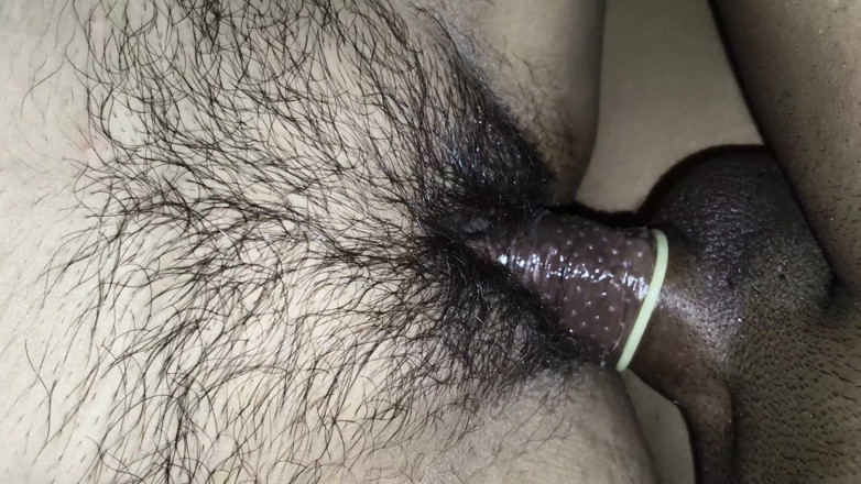Ritu Bhabhi: Aku ngentot memek adik tiriku di ranjang sama adik tirinya