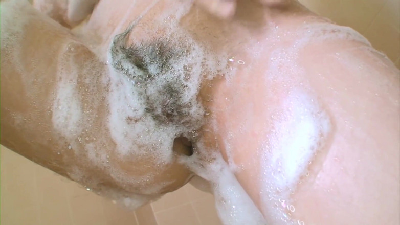 Asiatiques: Small titted asian teen is sucking cock in the bathroom