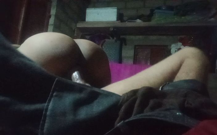 Village sexy couple Video: Grăsuța drăguță care face primul ei sex cu mine. Îi place...