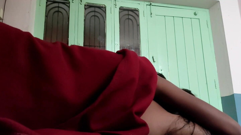 Hindiaudioadda1: Seks analny pod kocem