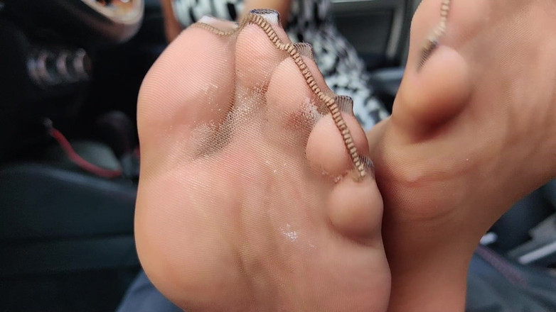 Goddess Lena: मेरे नायलॉन पर मेरी दिव्य लार