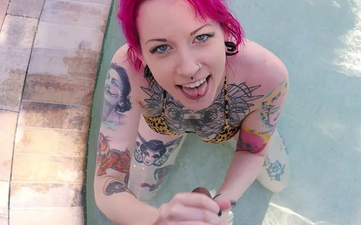 Lady Lazarus: Pool Blowjob with Pedsrmeds