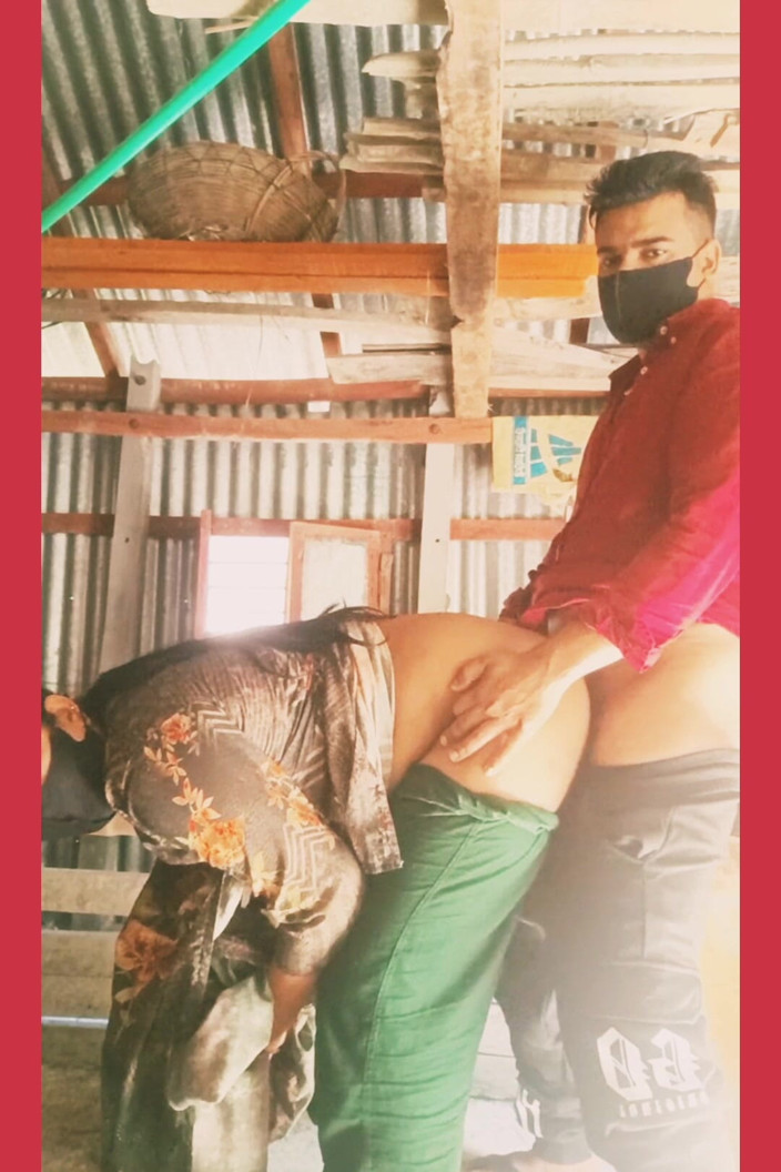 Taniyaxx: Desi Couple