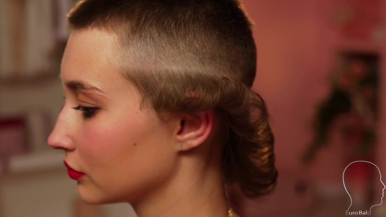 Euro Bald: Tanya