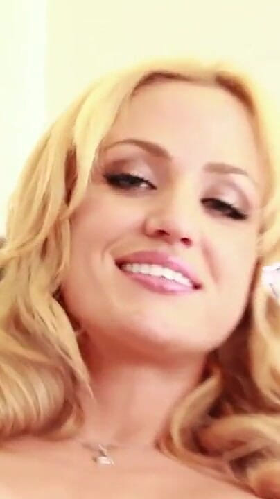Angela Sommers: Desert Heat Masturbation Featuring Angela Sommers