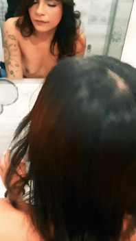 Hinter Den Kulissen: Michy Perez & Luc Berus Fickten Schnell Und Heiß Im Badezimmer Während Des Make-ups