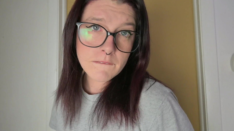 Missellie8: Horny Prison
