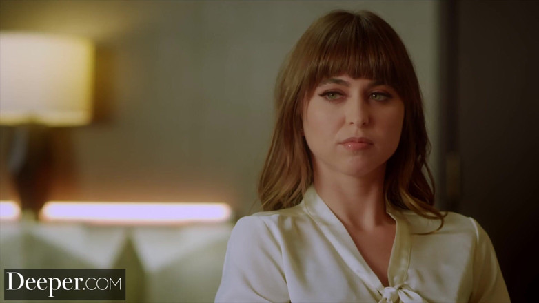Deeper: Dieper. Roodharige Maitland traint secretaresse Riley om haar baas te...
