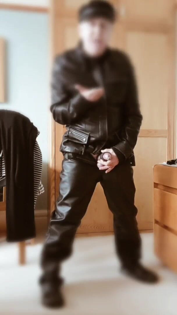 Bellhead: Minuta skórzanego szarpania