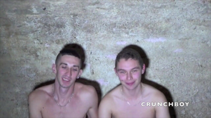 STRAIGHT BOY CURIOUS: Heteroseksüel bir oğlan için ilk kez eşcinselle seks yapıyor