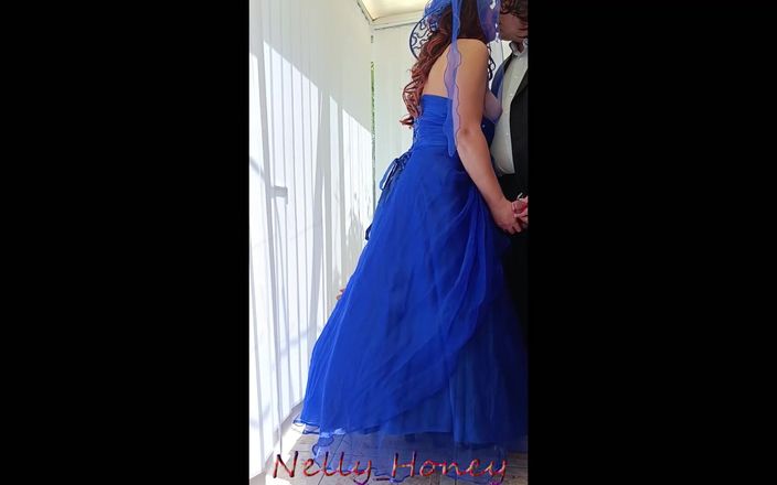 Nelly honey: Een prachtige fotogalerij genomen in een nieuwe blauwe baljas