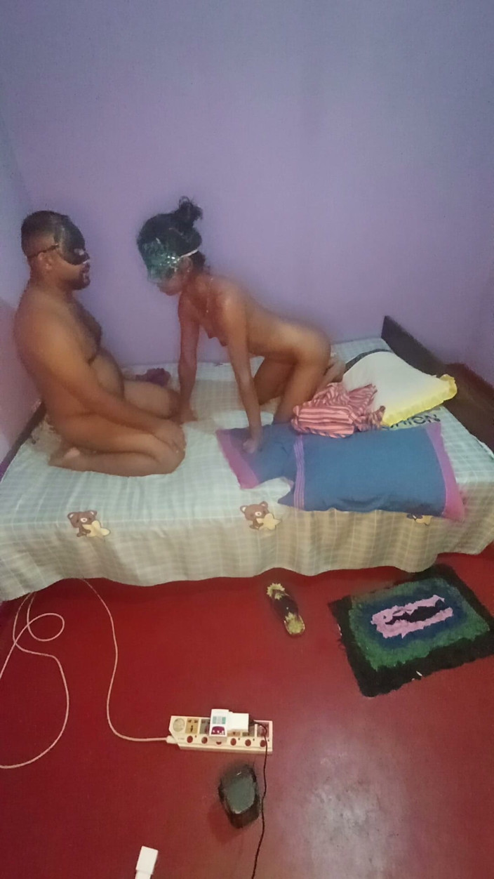 FriendlyWonder22: Bunking Class for a Secret Hotel Rendezvous