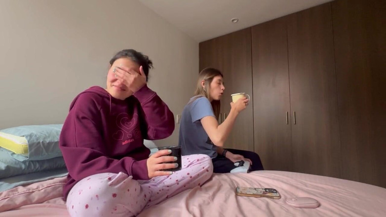 scarlettandc: I Eat My Roommate's Cone While She Plays Video Games