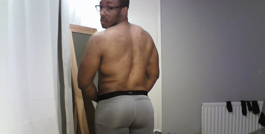 Amadeus: レスリングギアを着るのが好きですが、もっと見たいですか?