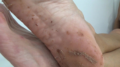 AnnaBUST: Saya menginjak-injak keju kotej dengan kaki saya yang indah