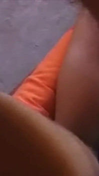Sexuální překvapení venku s jeho nejlepším přítelem